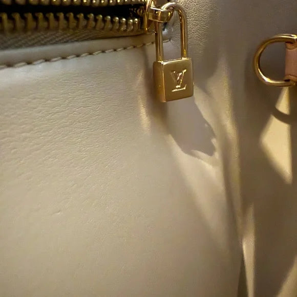 Louis Vuitton Monogram Vernis Houston Tote. Excellent condition.