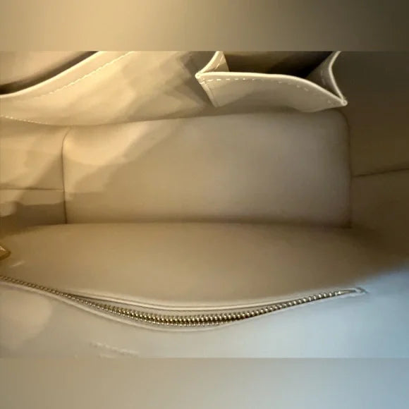 Louis Vuitton Monogram Vernis Houston Tote. Excellent condition.