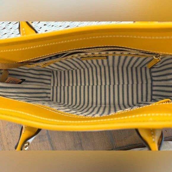 Dooney & Bourke Beacon Vechtta Slip Tote Shoulder Bag. NWOT.