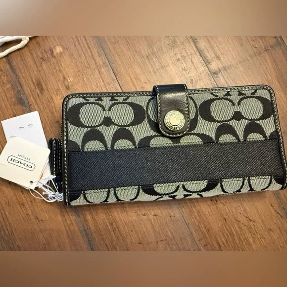 Coach Signature White/Black Zip Around Wallet
